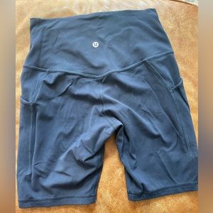 Lululemon Size 6 Align Shorts with pockets 6” Navy